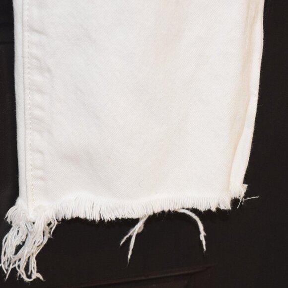 White Levi's 501's w/a‎ button fly 29x30 - Picture 6 of 13